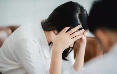 夕阳下我并不孤单”我害怕孤独，但我喜欢孤独，因为我害怕孤独